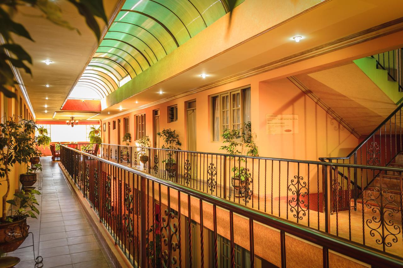 Hotel Monserrat コチャバンバ エクステリア 写真