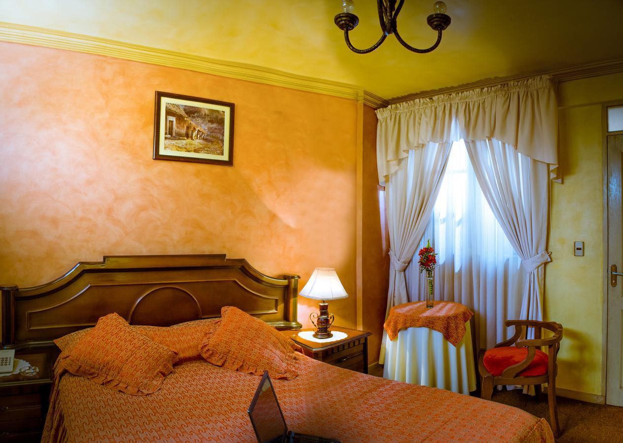 Hotel Monserrat コチャバンバ エクステリア 写真