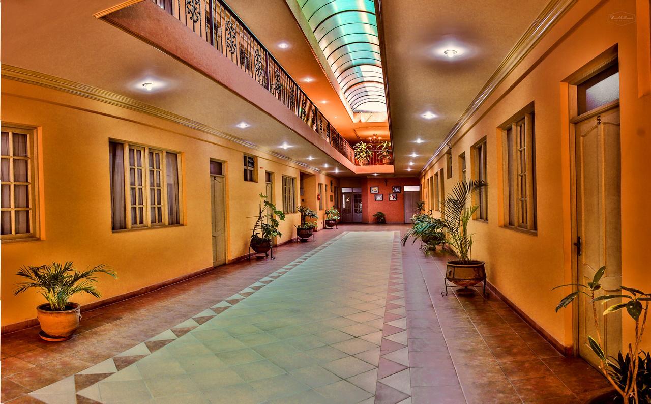 Hotel Monserrat コチャバンバ エクステリア 写真