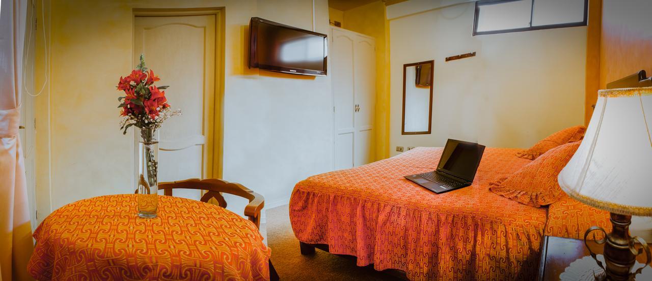 Hotel Monserrat コチャバンバ エクステリア 写真