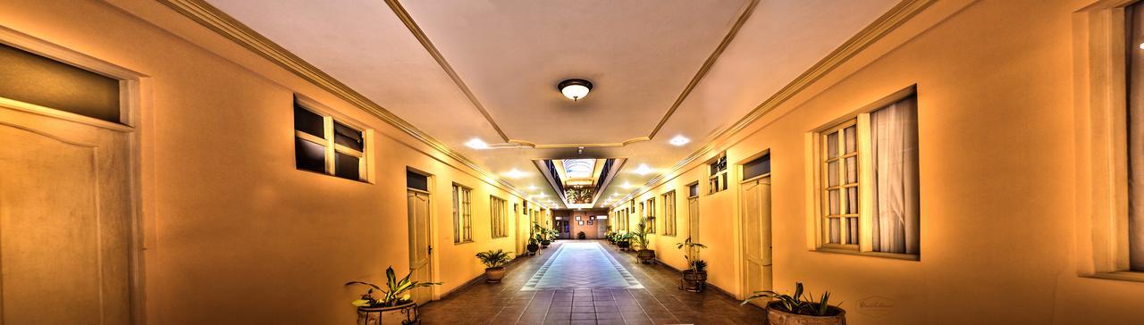 Hotel Monserrat コチャバンバ エクステリア 写真